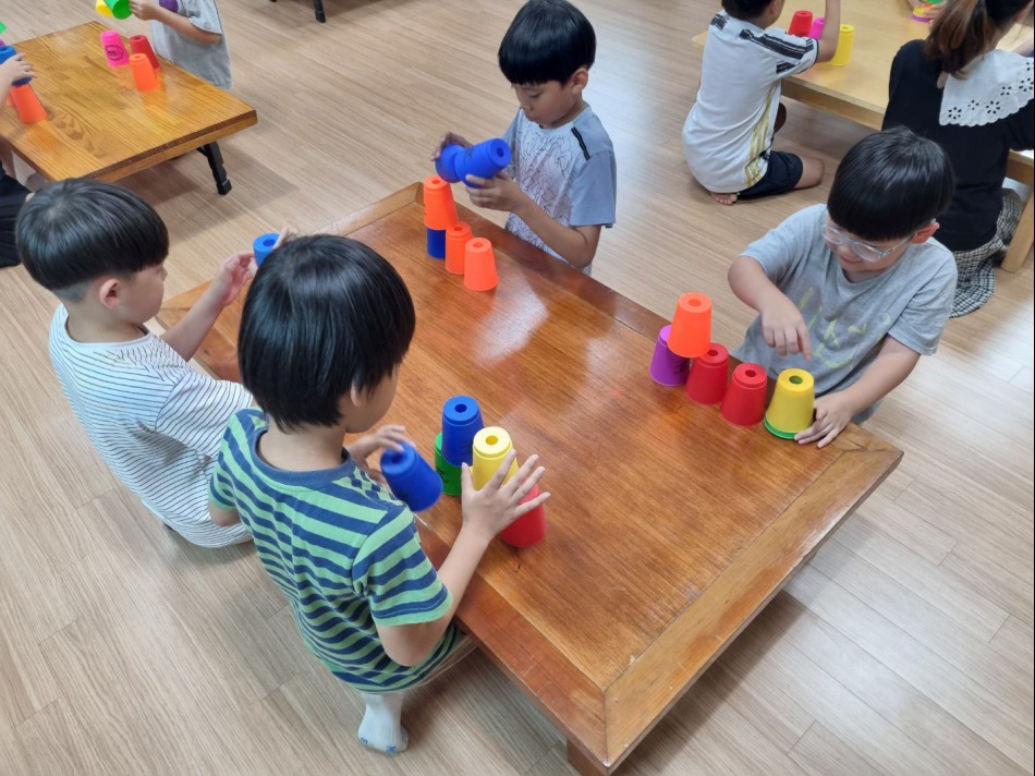 컵쌓기.jpg